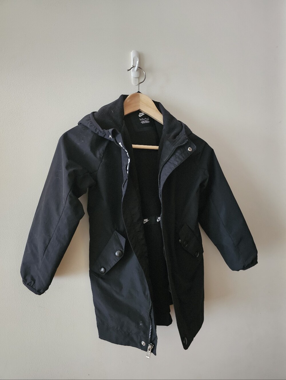NIKE Kids Black Hooded Raincoat LIKE NEW 7Y BOY